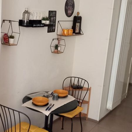 Holidaystudio Appartamento In Centro Salerno Bagian luar foto