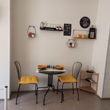 Holidaystudio Appartamento In Centro Salerno Bagian luar foto