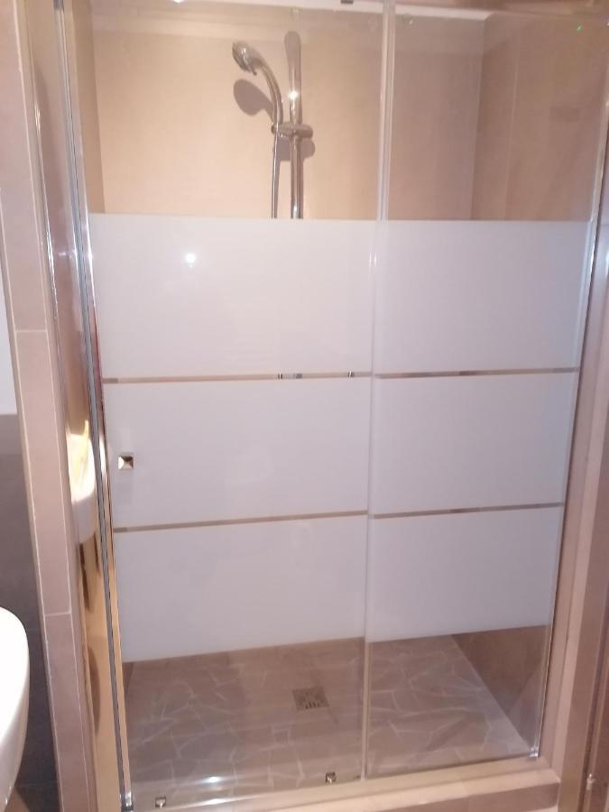 Holidaystudio Appartamento In Centro Salerno Bagian luar foto