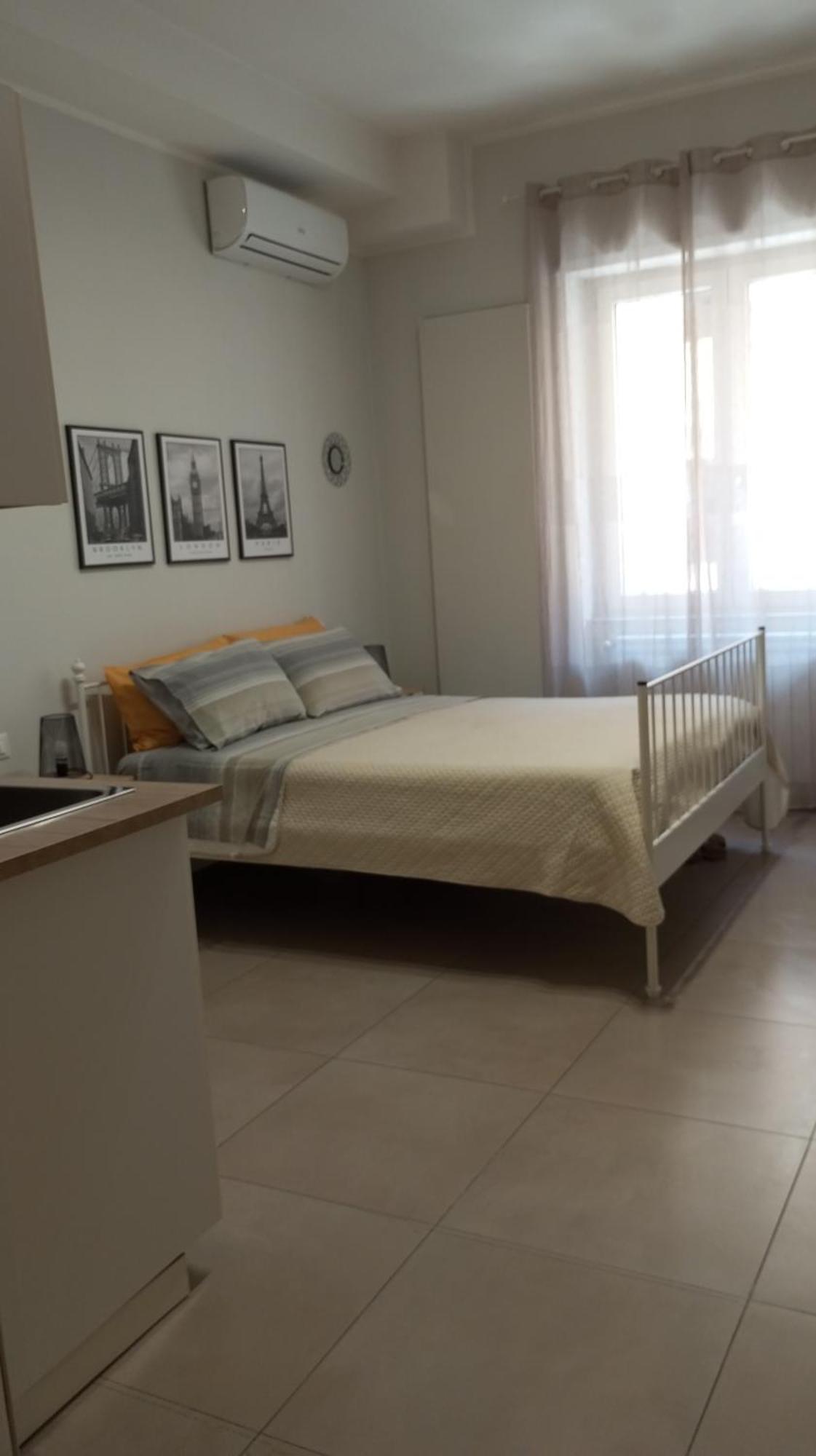 Holidaystudio Appartamento In Centro Salerno Bagian luar foto