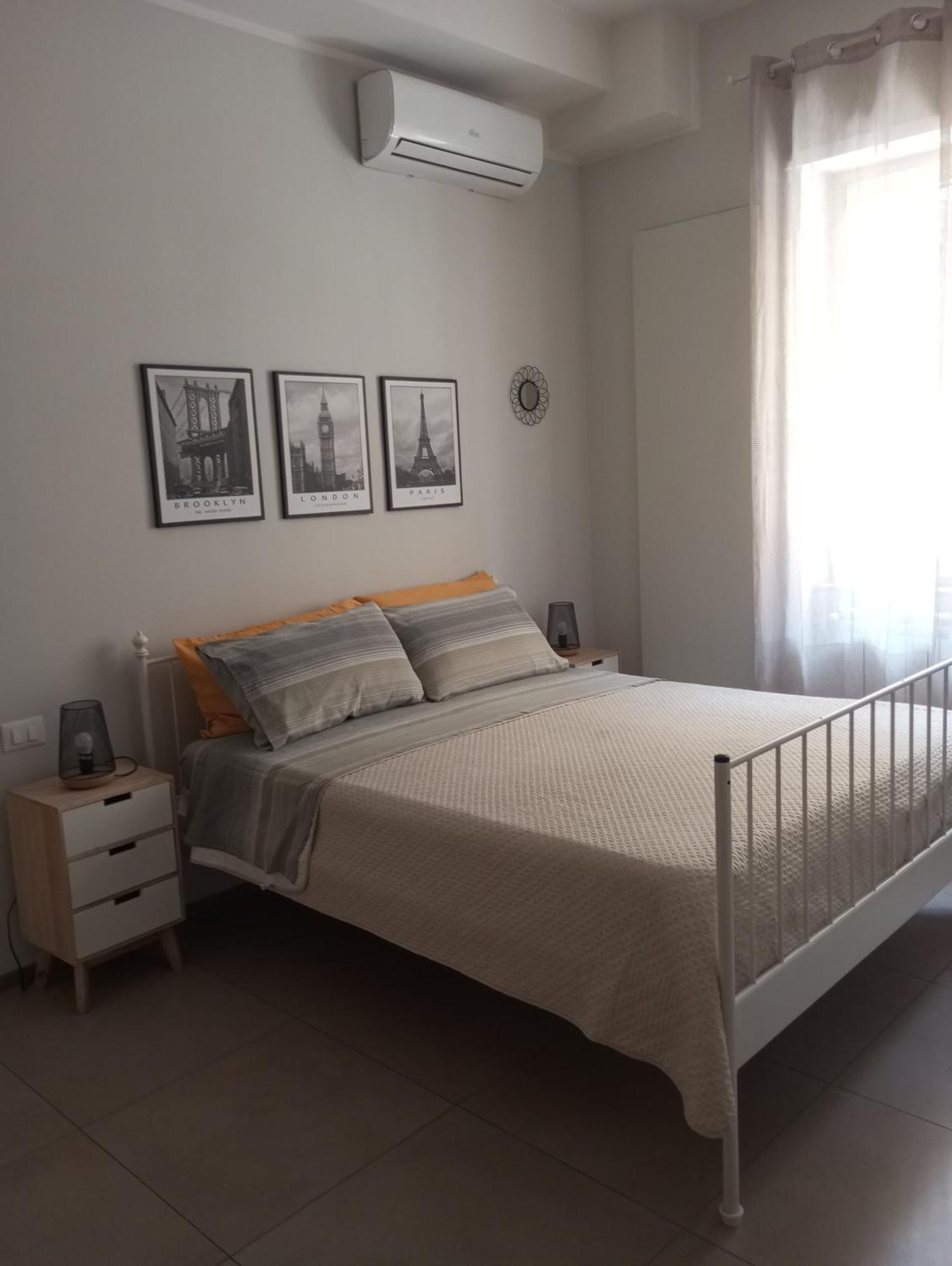 Holidaystudio Appartamento In Centro Salerno Bagian luar foto
