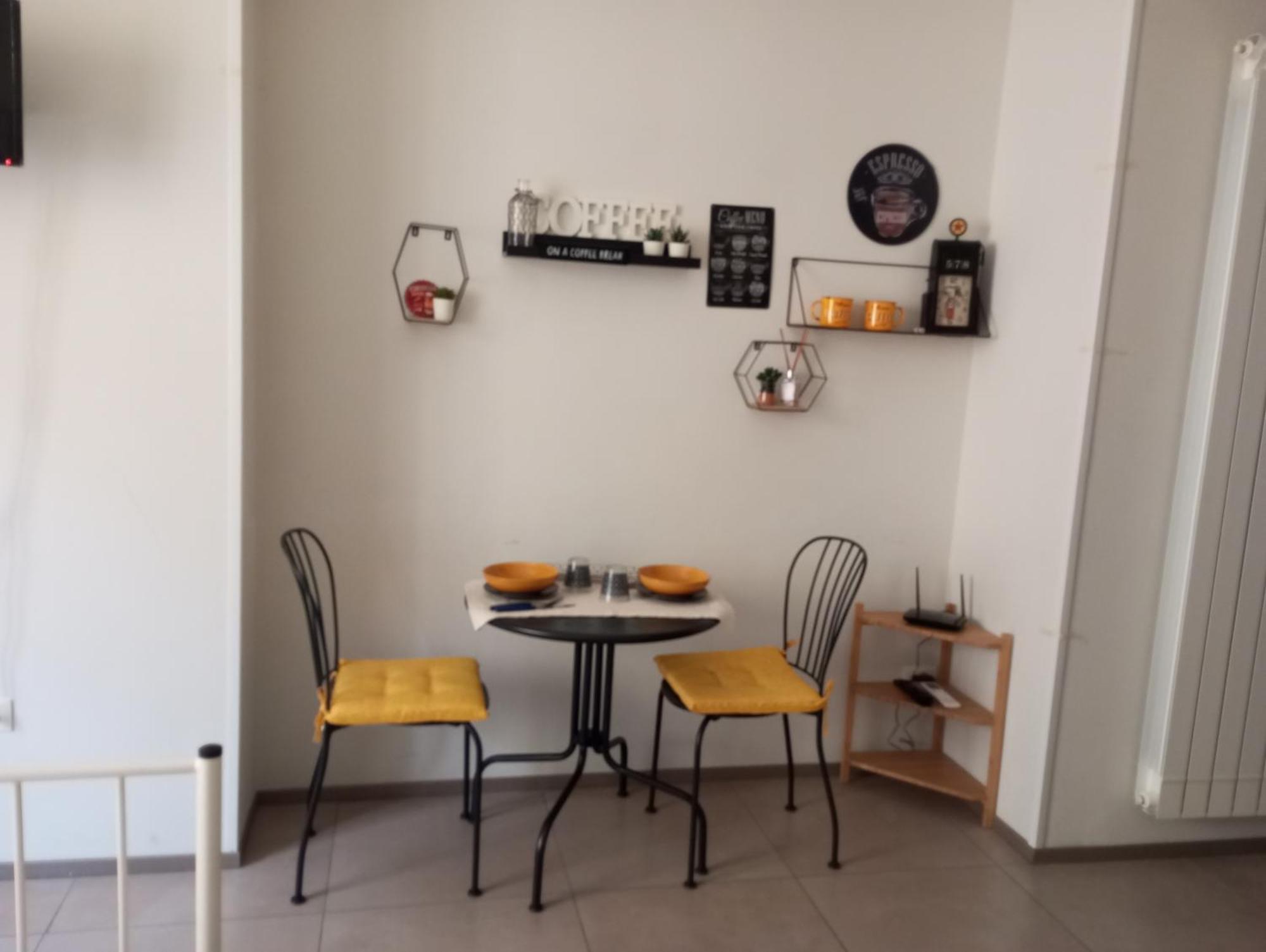 Holidaystudio Appartamento In Centro Salerno Bagian luar foto