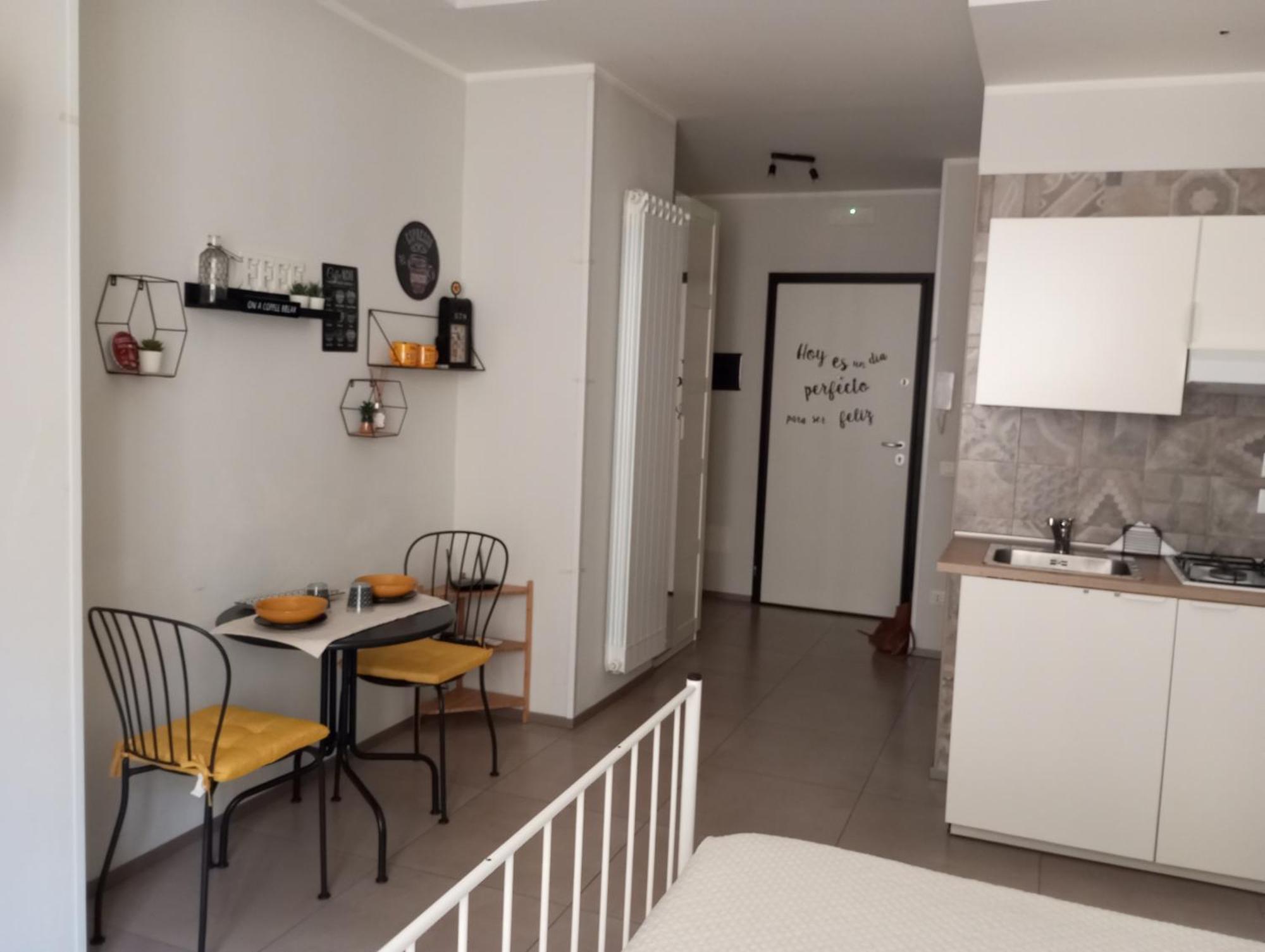 Holidaystudio Appartamento In Centro Salerno Bagian luar foto